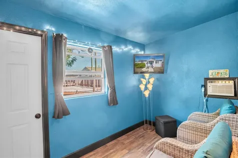 4929 36th Avenue N St Petersburg FL 33710