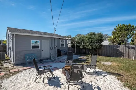 4929 36th Avenue N St Petersburg FL 33710
