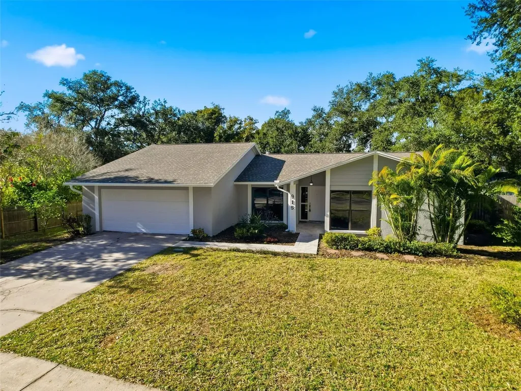 915 Woodleaf Way Tampa FL 33613