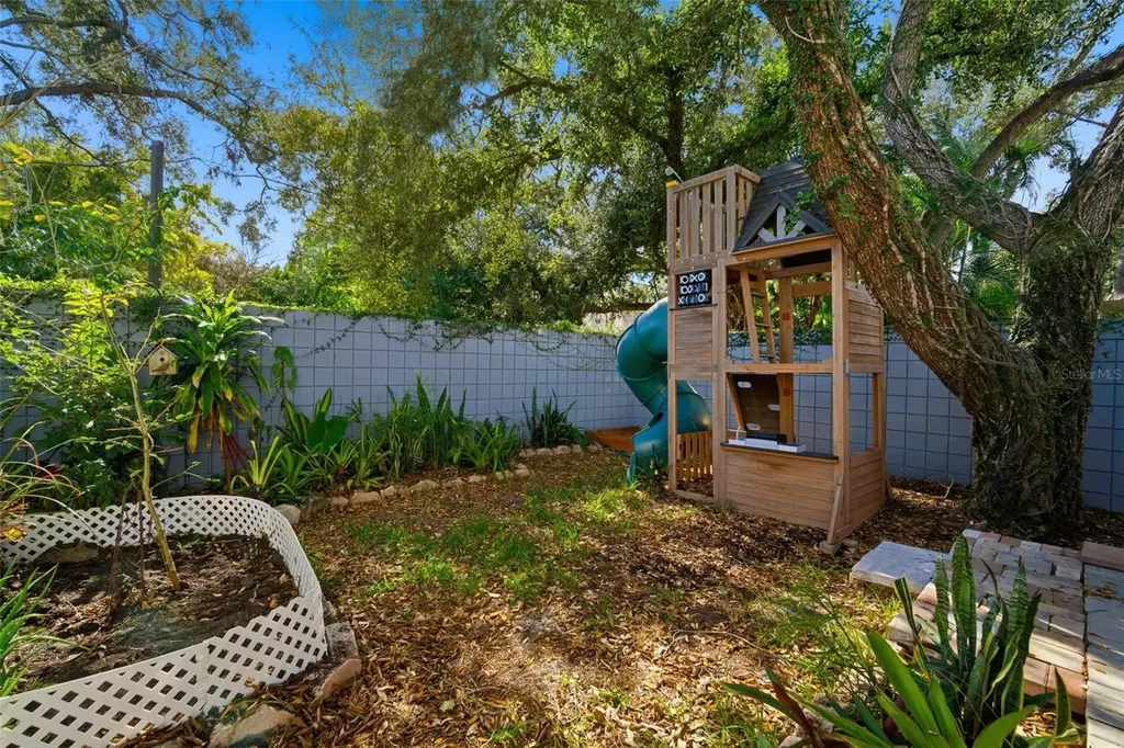 4408 W Bay To Bay Boulevard Tampa FL 33629