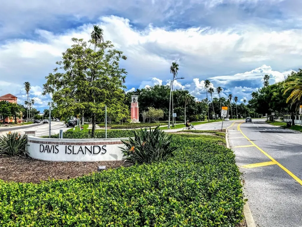 4408 W Bay To Bay Boulevard Tampa FL 33629