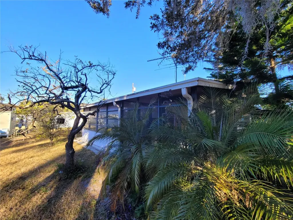5021 Hill Drive Zephyrhills FL 33542