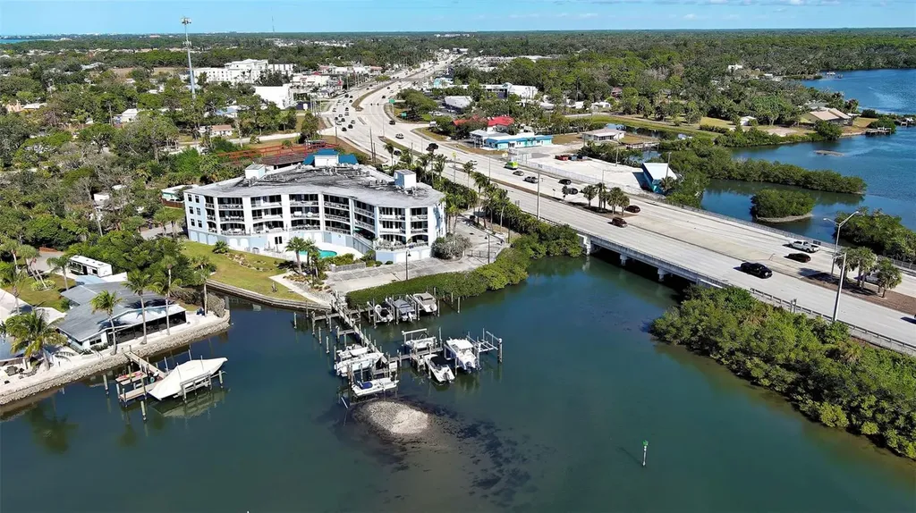 516 Tamiami Trail S Nokomis FL 34275