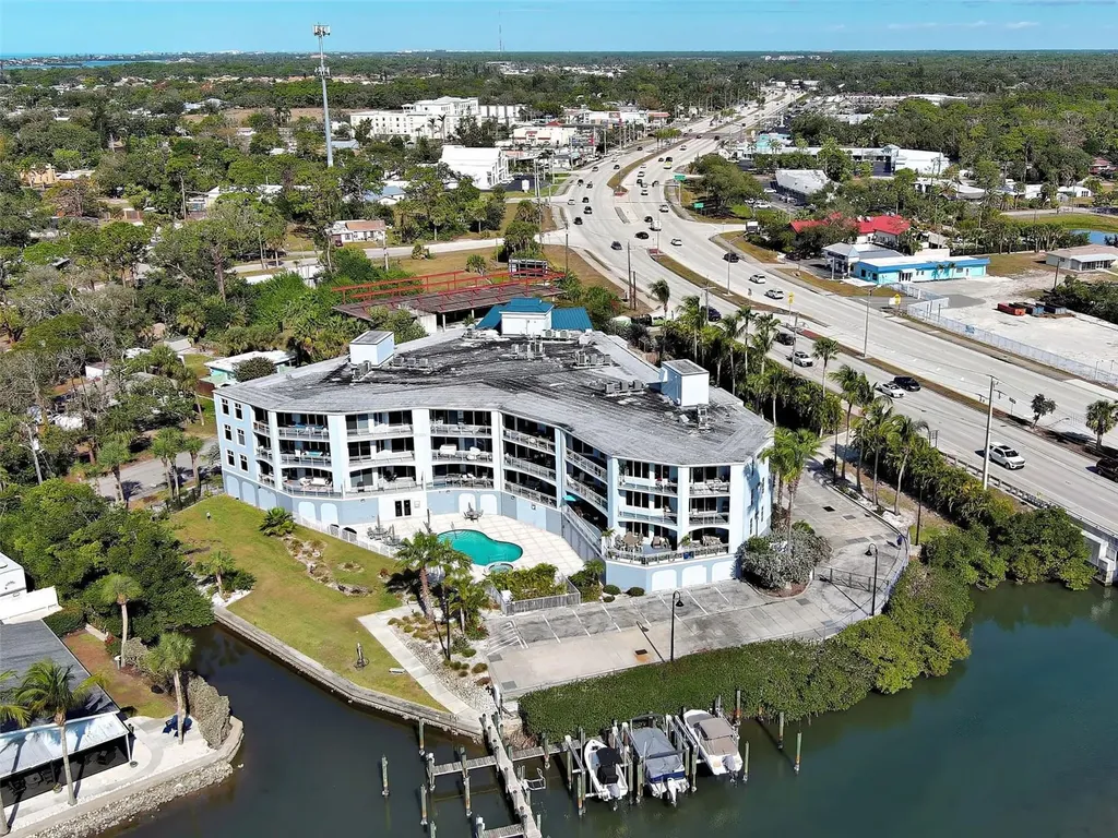 516 Tamiami Trail S Nokomis FL 34275