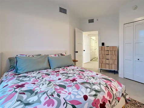 516 Tamiami Trail S Nokomis FL 34275