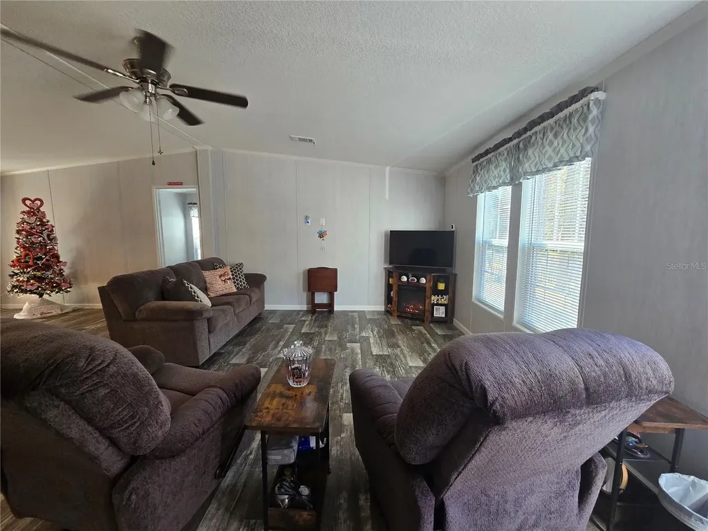56290 Cherry Tree Road Astor FL 32102