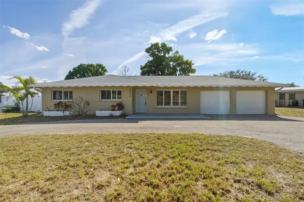 2532 Siesta Drive Sarasota FL 34239