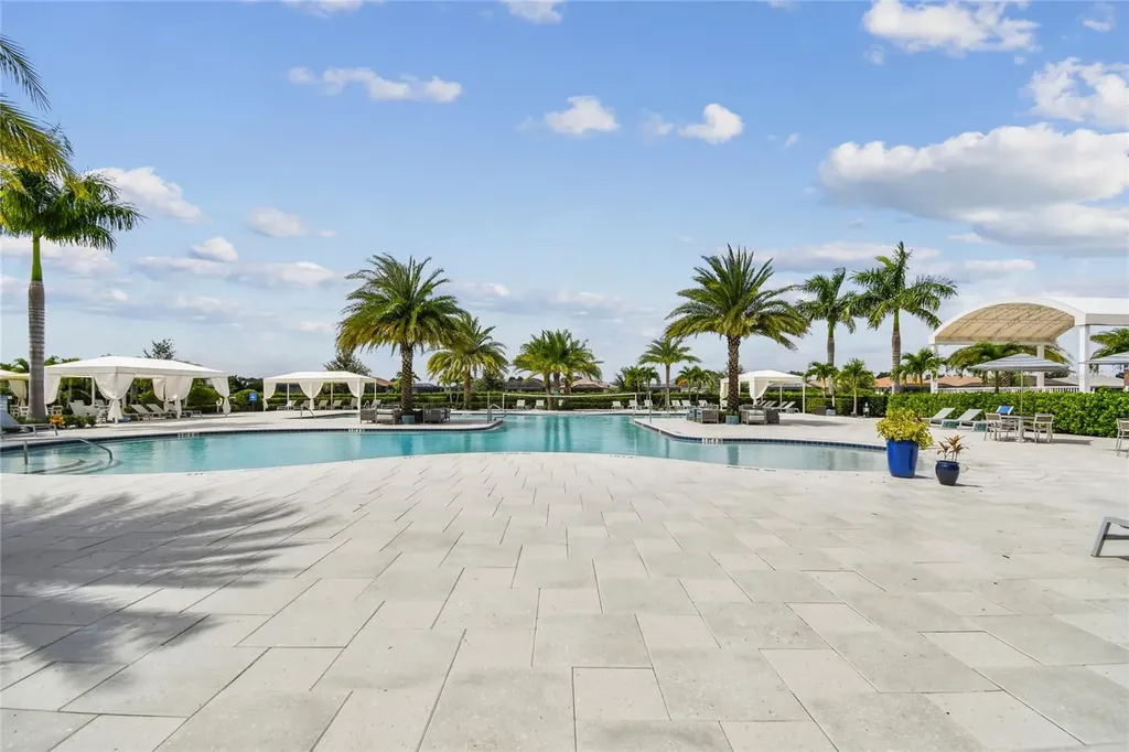 4952 Surfside Circle Bradenton FL 34211