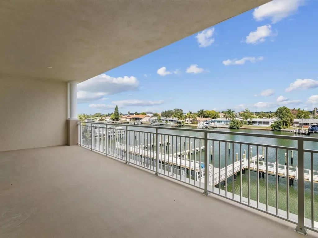 125 Island Way Clearwater Beach FL 33767