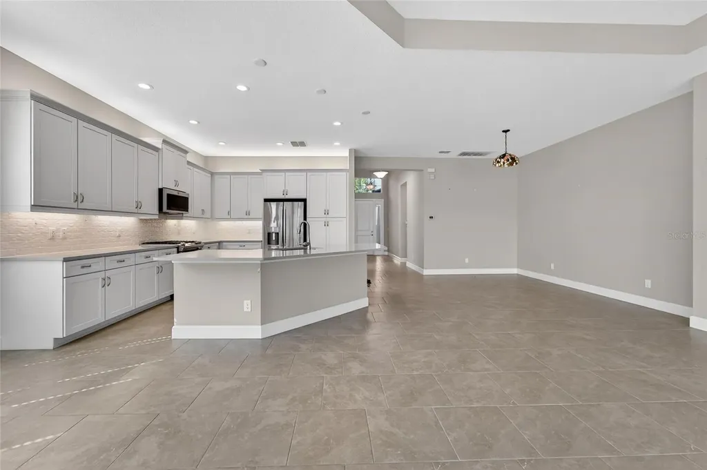 15512 Corona Del Mar Drive Wimauma FL 33598