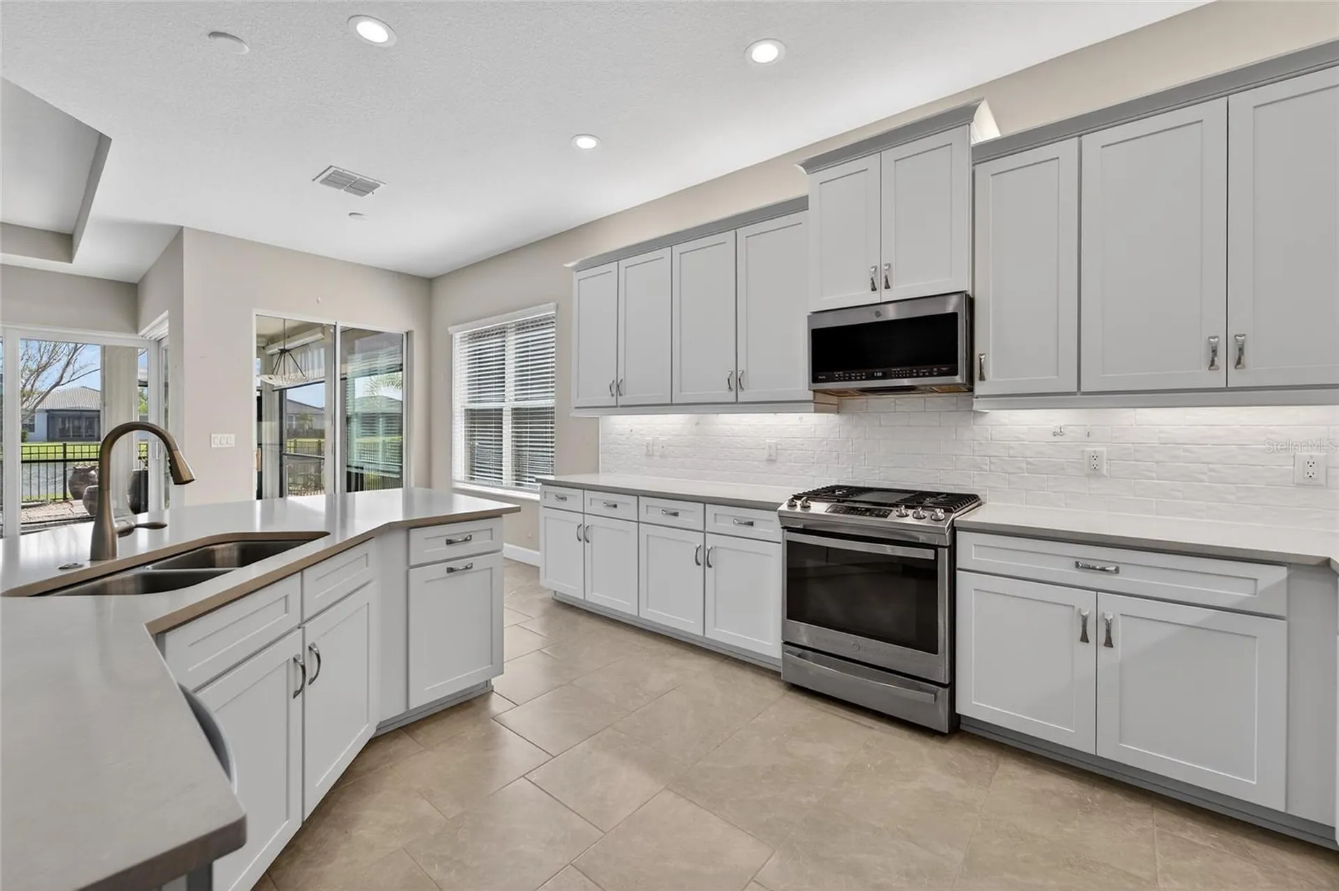 15512 Corona Del Mar Drive Wimauma FL 33598