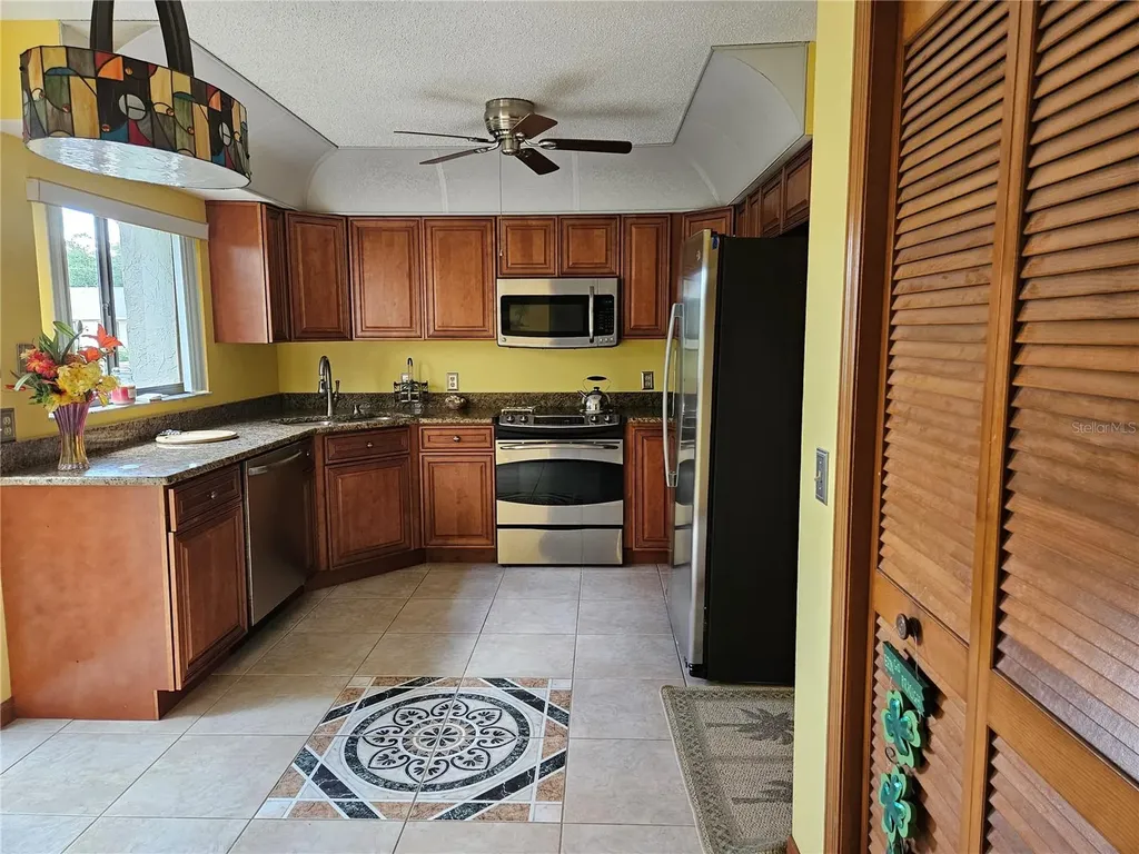 2014 E View Drive Sun City Center FL 33573