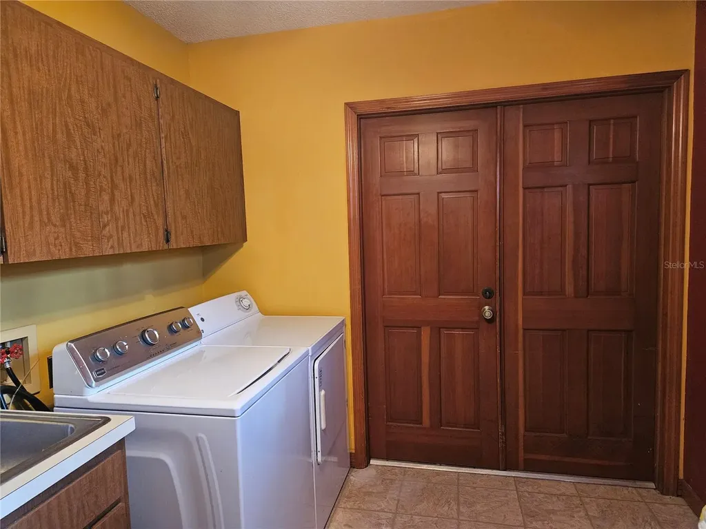 2014 E View Drive Sun City Center FL 33573