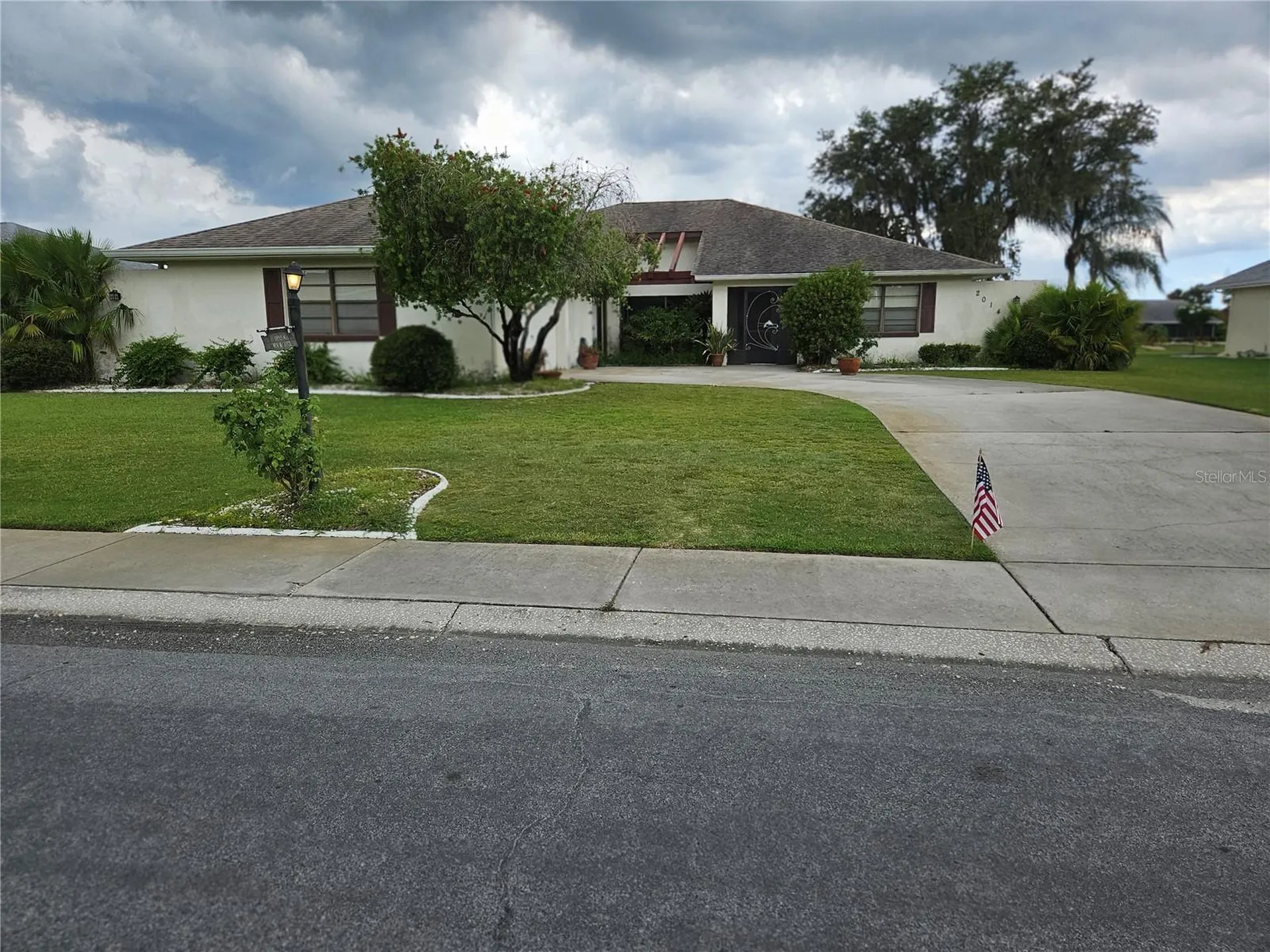 2014 E View Drive Sun City Center FL 33573