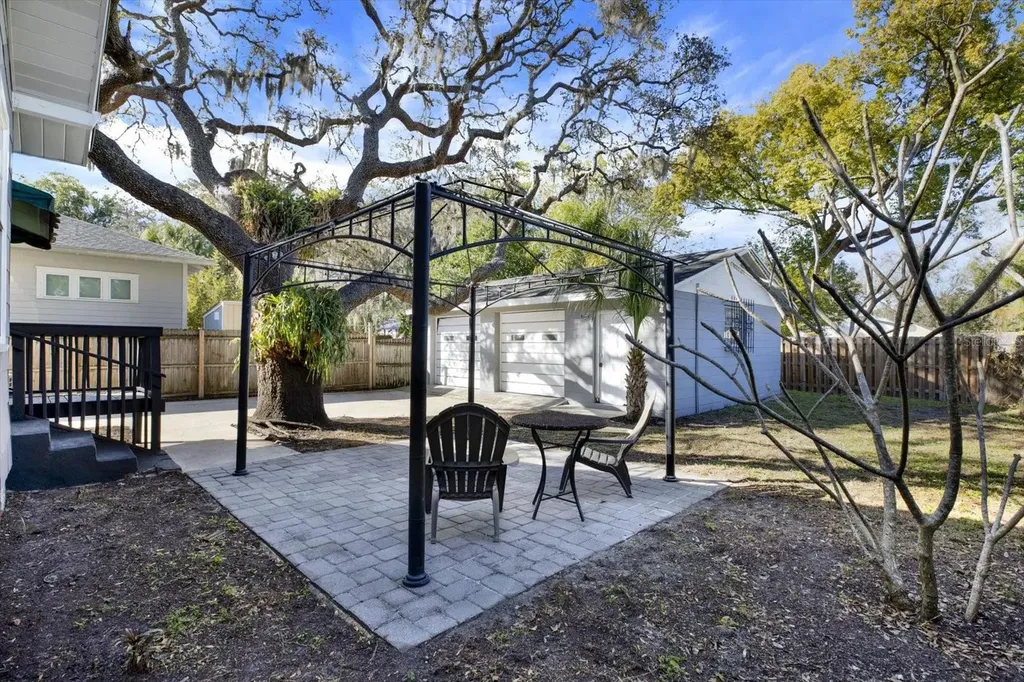 1414 E Paris Street Tampa FL 33604