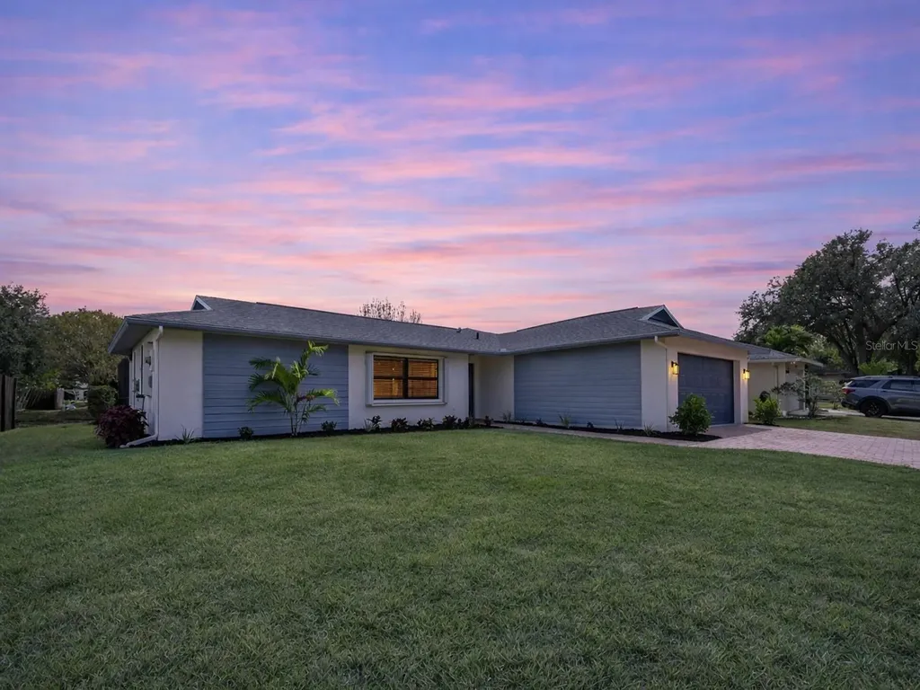4423 Meadow Creek Circle Sarasota FL 34233