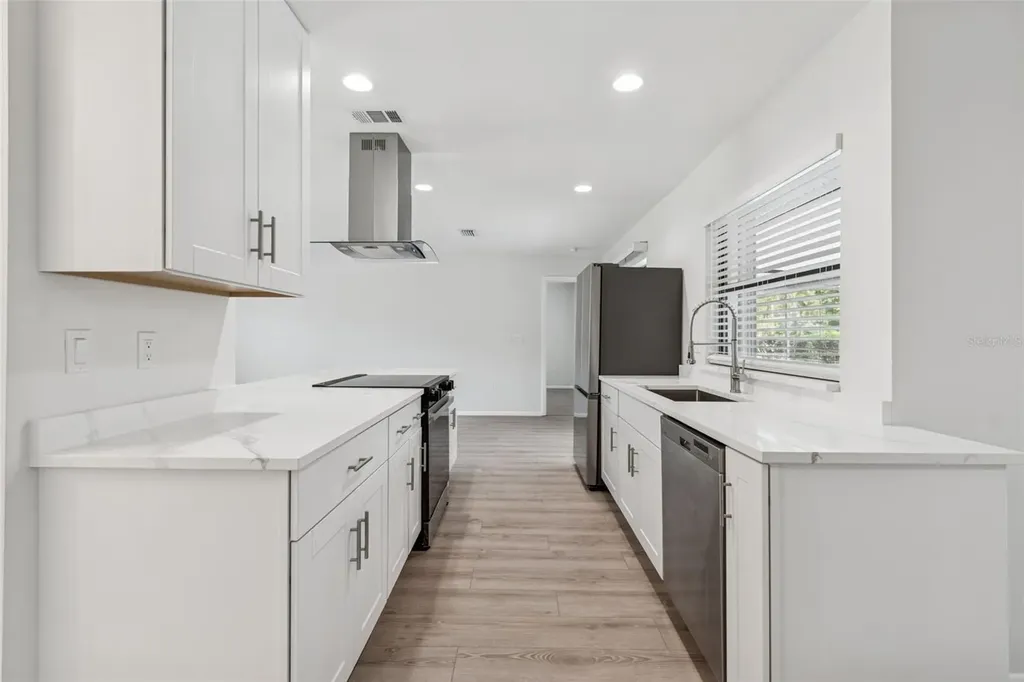 4423 Meadow Creek Circle Sarasota FL 34233