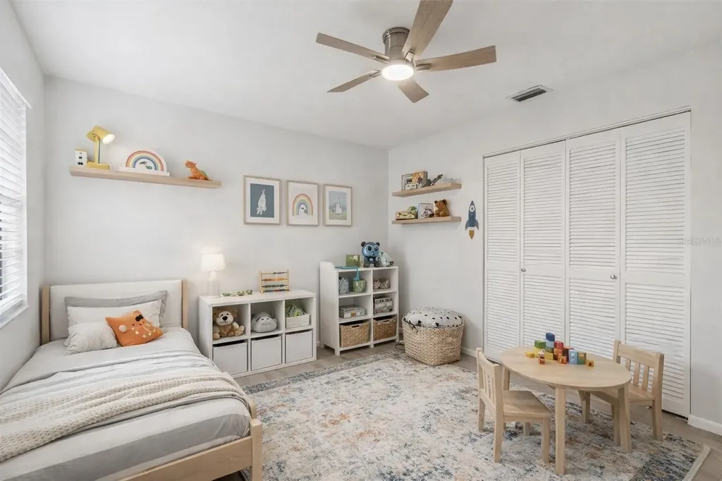4423 Meadow Creek Circle Sarasota FL 34233
