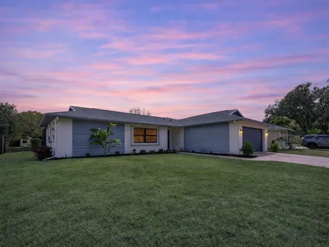4423 Meadow Creek Circle Sarasota FL 34233