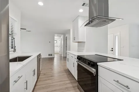 4423 Meadow Creek Circle Sarasota FL 34233