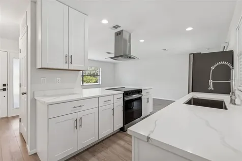 4423 Meadow Creek Circle Sarasota FL 34233