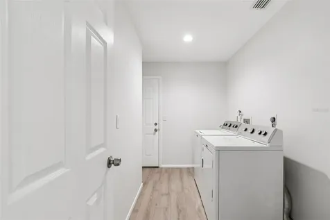 4423 Meadow Creek Circle Sarasota FL 34233