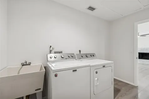 4423 Meadow Creek Circle Sarasota FL 34233
