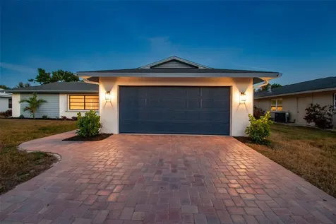 4423 Meadow Creek Circle Sarasota FL 34233