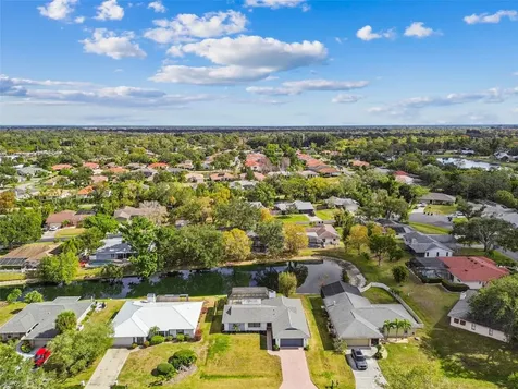 4423 Meadow Creek Circle Sarasota FL 34233