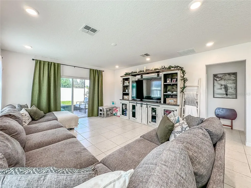 810 Bocavista Court Davenport FL 33896