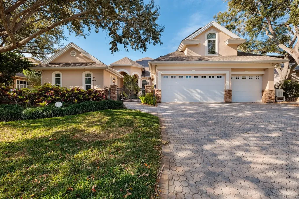 8402 Tallahassee Drive NE St Petersburg FL 33702