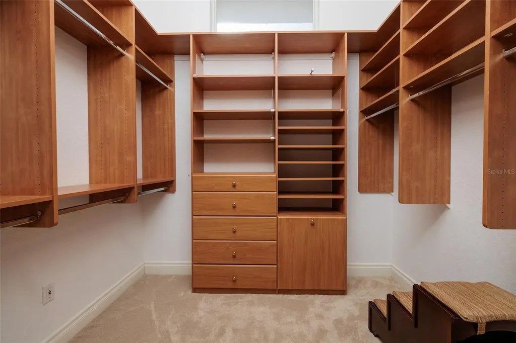 8402 Tallahassee Drive NE St Petersburg FL 33702