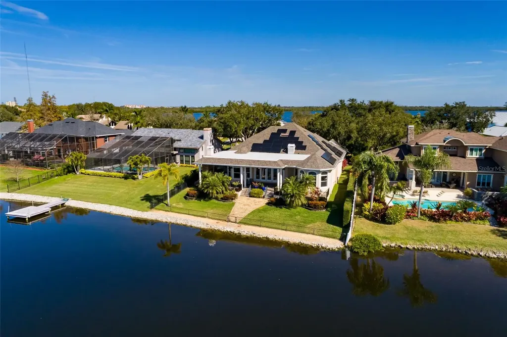 8402 Tallahassee Drive NE St Petersburg FL 33702