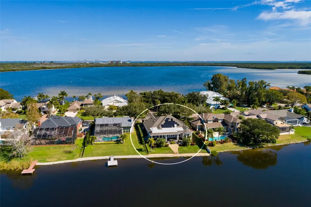 8402 Tallahassee Drive NE St Petersburg FL 33702