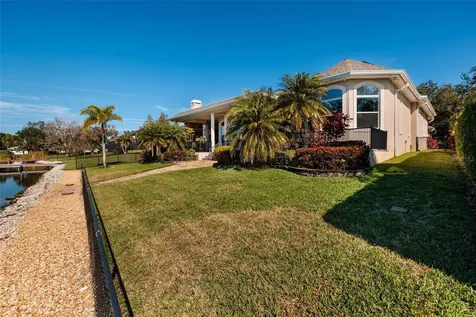 8402 Tallahassee Drive NE St Petersburg FL 33702