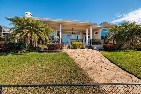 8402 Tallahassee Drive NE St Petersburg FL 33702