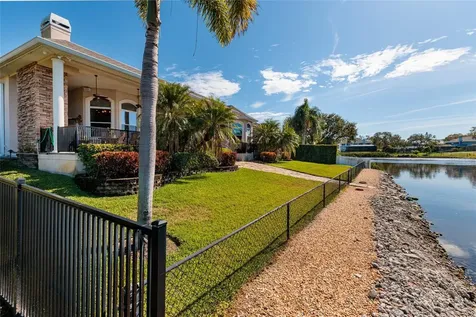 8402 Tallahassee Drive NE St Petersburg FL 33702