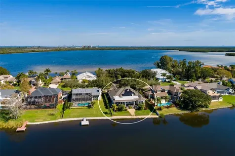 8402 Tallahassee Drive NE St Petersburg FL 33702
