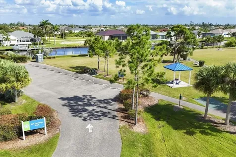 9484 Nastrand Circle Port Charlotte FL 33981