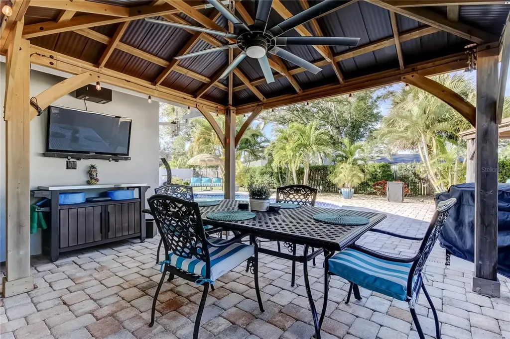 2686 Clubhouse Drive S Clearwater FL 33761