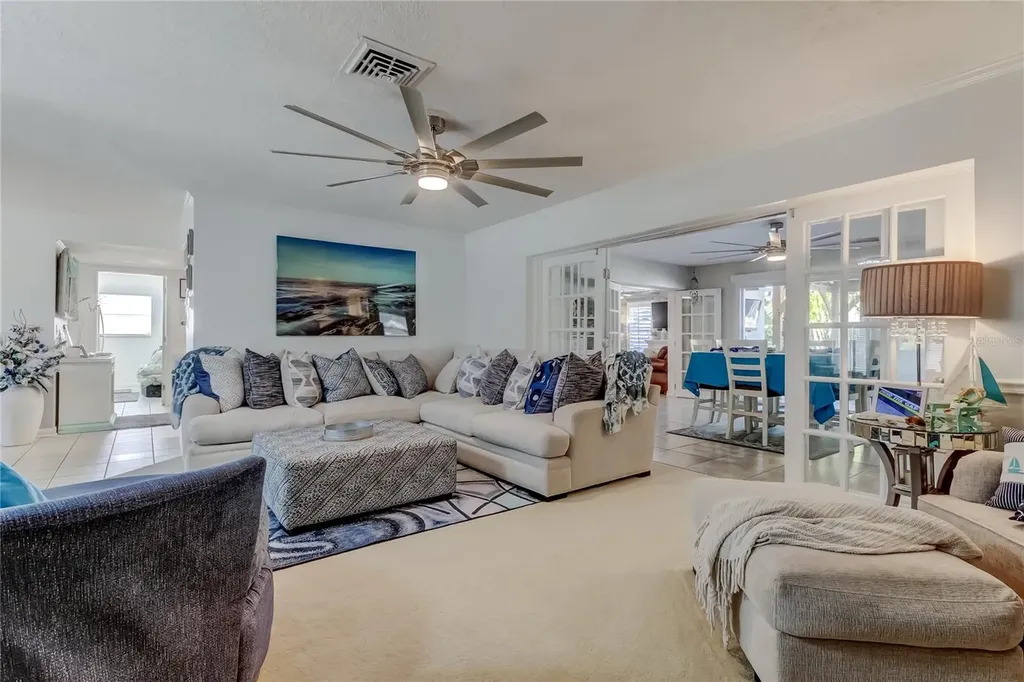 2686 Clubhouse Drive S Clearwater FL 33761