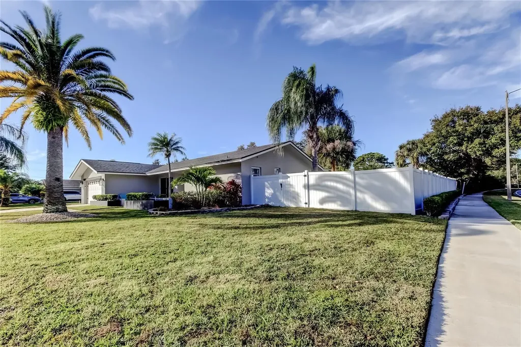 2686 Clubhouse Drive S Clearwater FL 33761