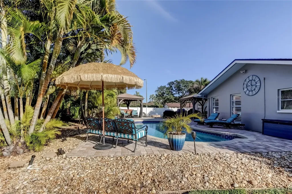 2686 Clubhouse Drive S Clearwater FL 33761
