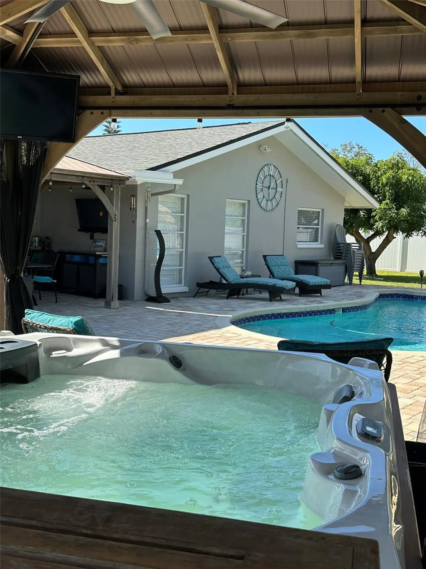 2686 Clubhouse Drive S Clearwater FL 33761