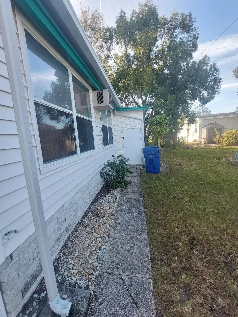 216 Independence Avenue Palm Harbor FL 34684