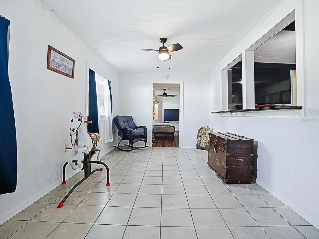 211 Rue De Paresse Tavares FL 32778
