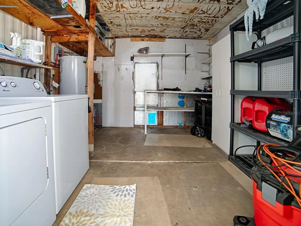 211 Rue De Paresse Tavares FL 32778