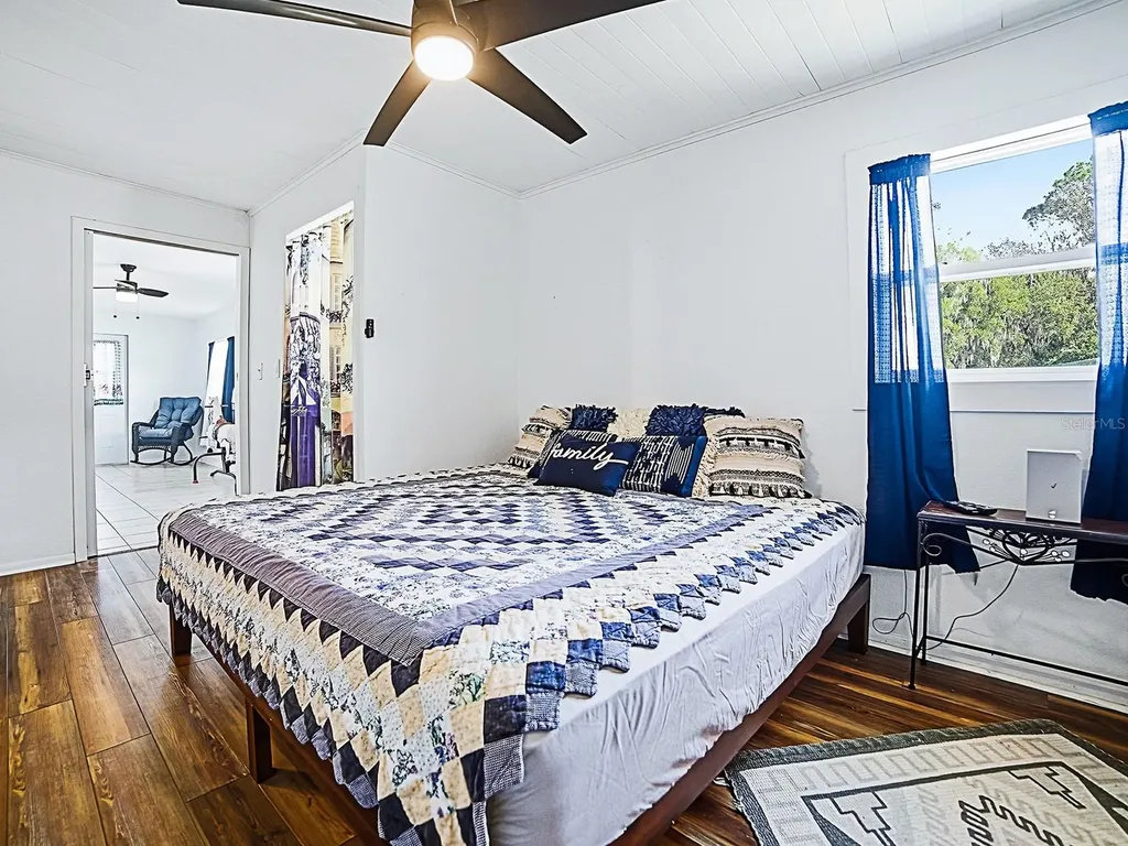 211 Rue De Paresse Tavares FL 32778