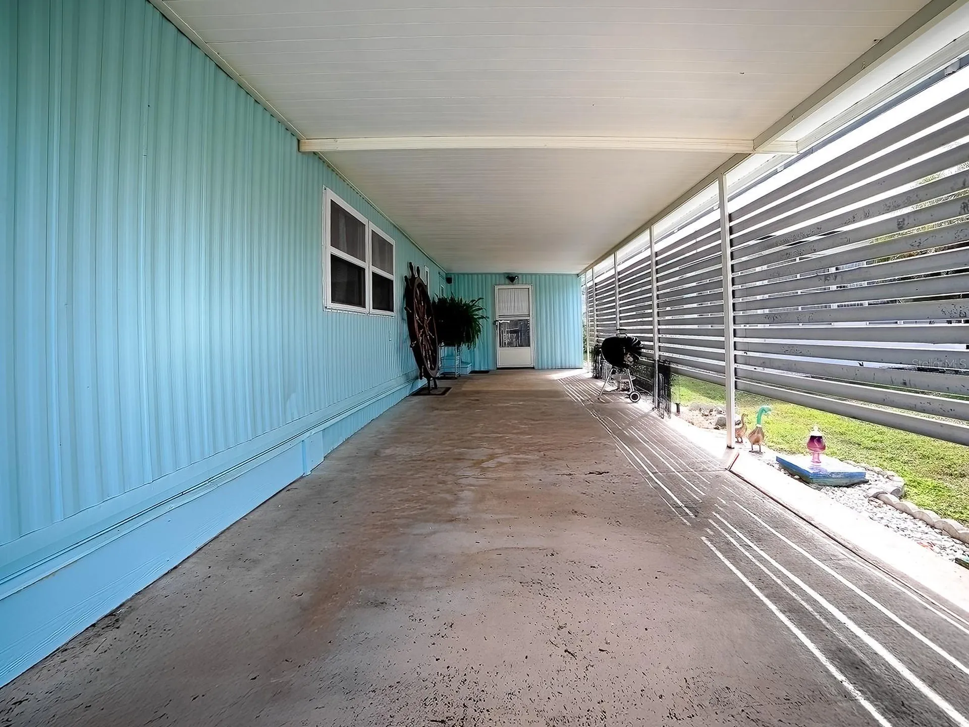 211 Rue De Paresse Tavares FL 32778