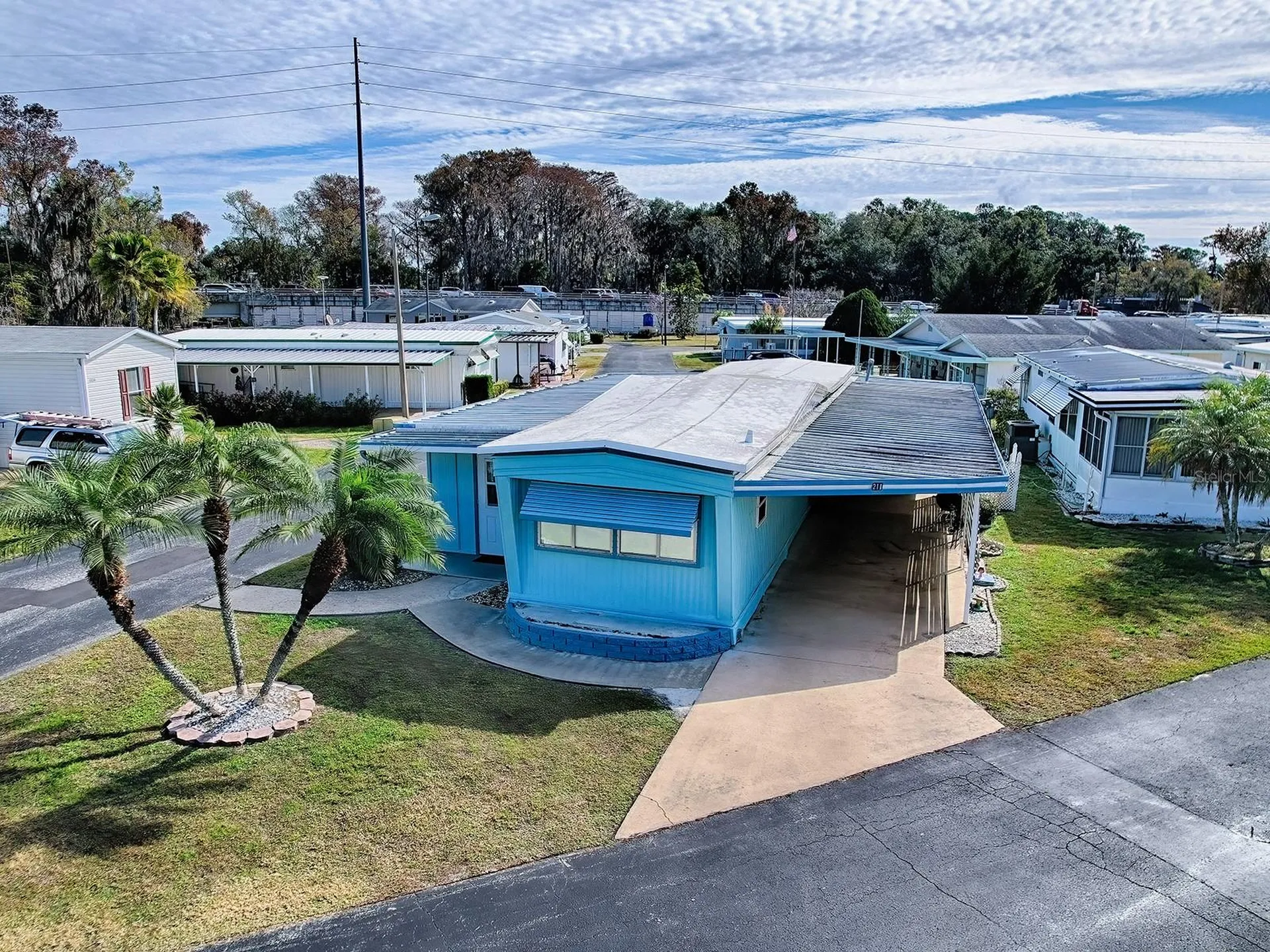 211 Rue De Paresse Tavares FL 32778
